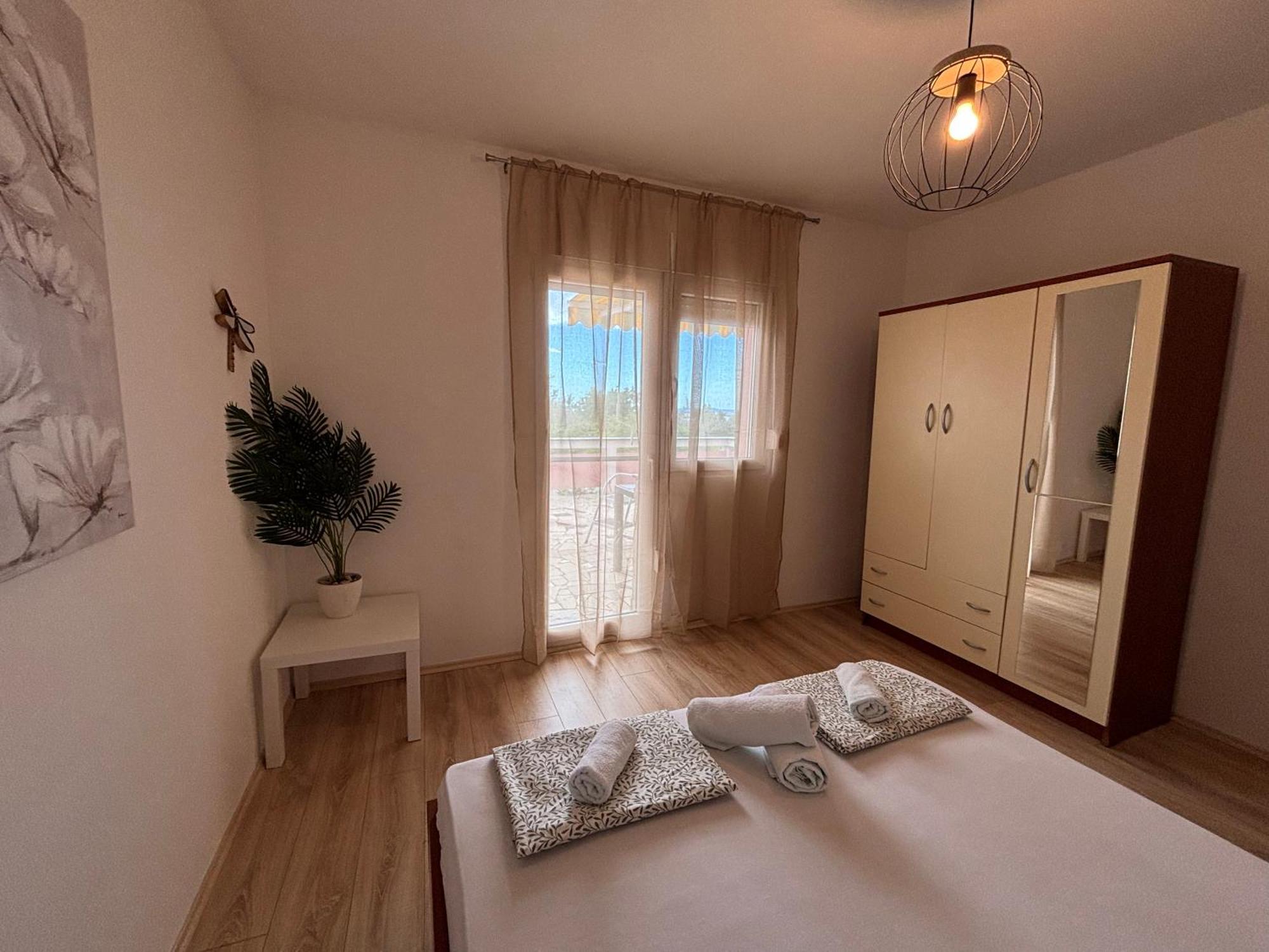Guest House With Pool Ante 브르시 외부 사진